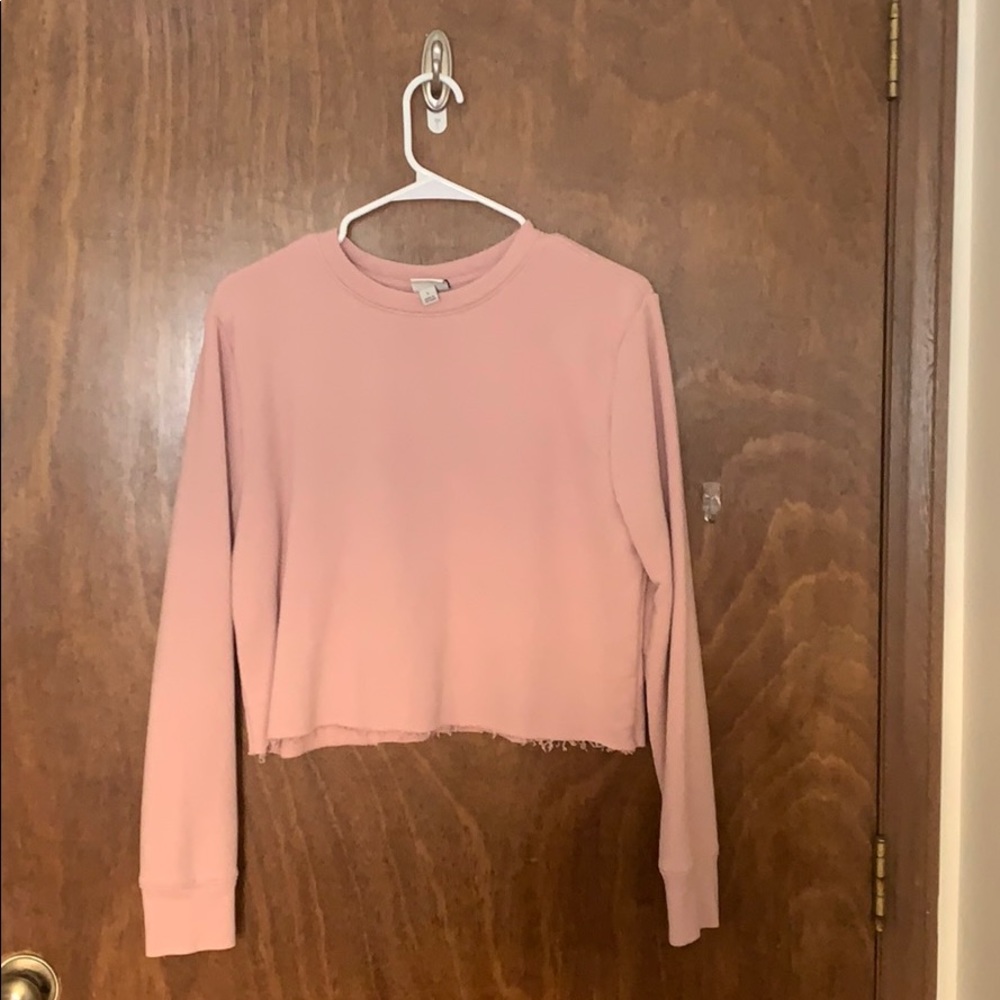 Cropped pink sweater